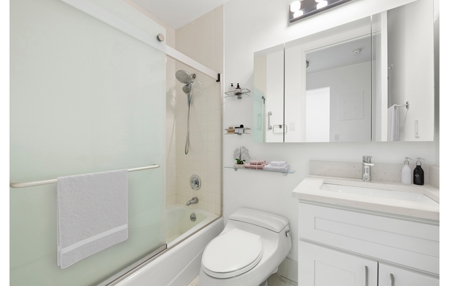 Studio, 1 bath, 400 sqft, $3,500, Unit 4J