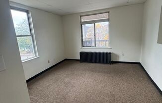 2 beds, 1 bath, $1,300, Unit 1530 Fifth Avenue - 1