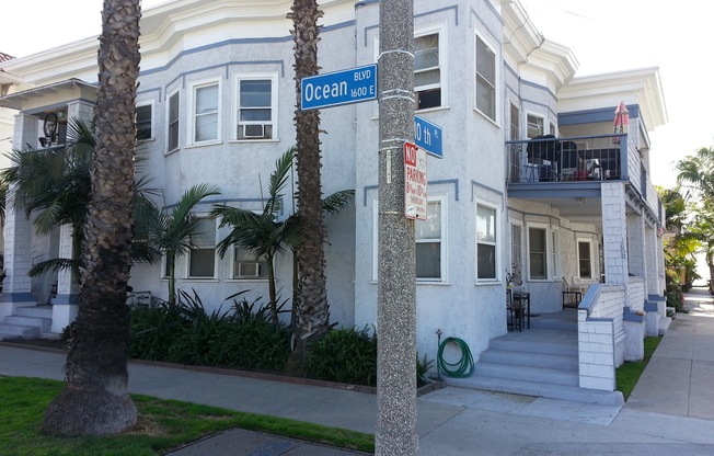 Studio, 1 bath, 325 sqft, $1,400, Unit 04