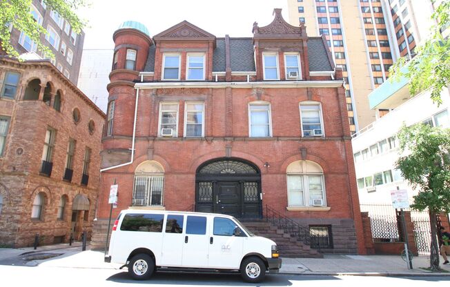 Studio, 1 bath, $1,400, Unit #18