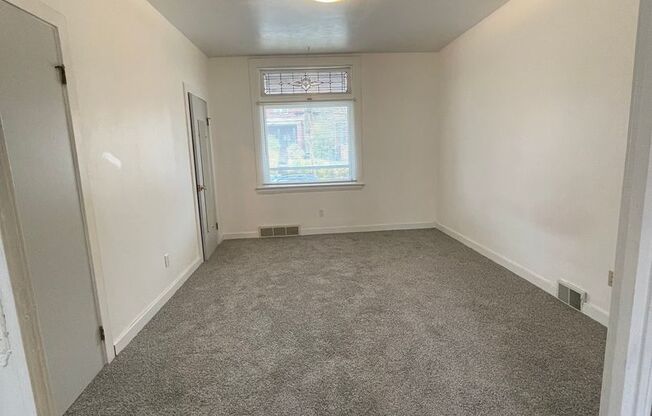 2 beds, 1 bath, 800 sqft, $1,095, Unit Apt 1