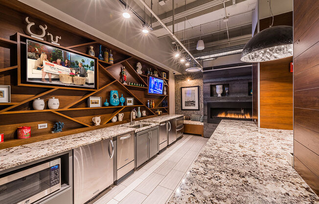 Axis Sky Deck, Sky Club