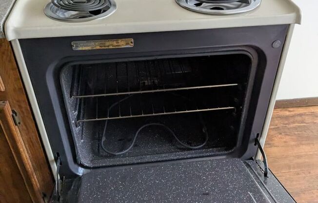 2 beds, 1.5 baths, 1,000 sqft, $1,451, Unit 8199-8199E