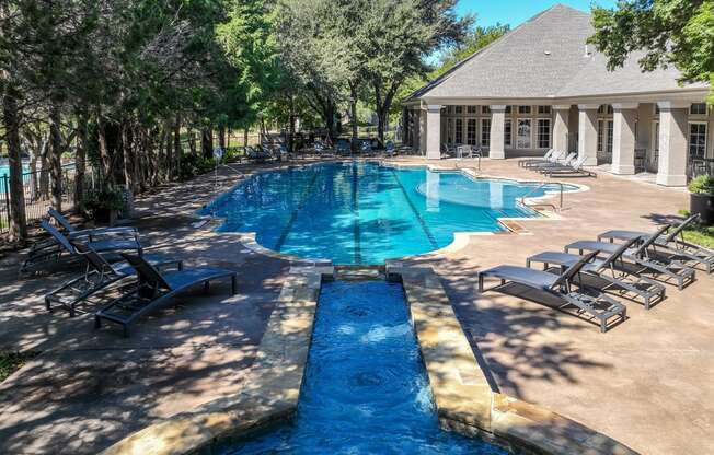 swimming pool at Stoneleigh on Spring Creek apartments