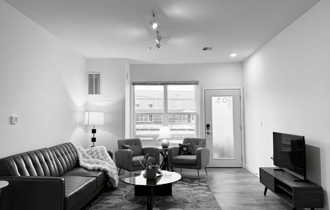 1 bed, 1 bath, 746 sqft, $1,350, Unit 111 Boneset Ave Apt 4