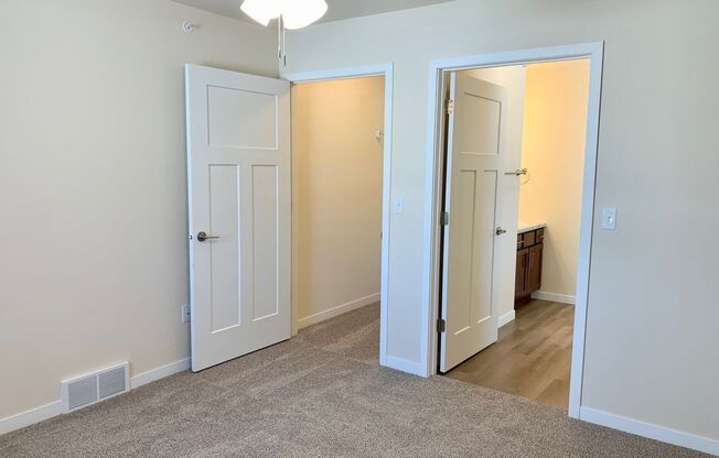 3 beds, 2 baths, 1,244 sqft, $1,880, Unit SH 1130-106