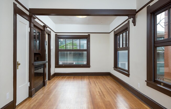Glenn Apartments
