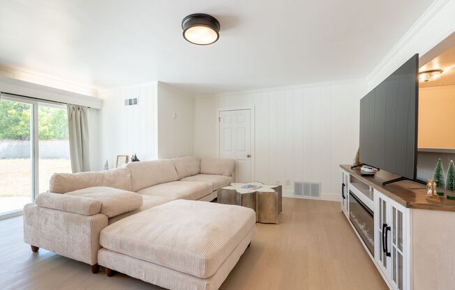 Relaxing 4BR Family Home Near Attractions  Share  Save