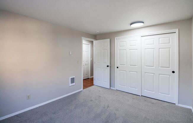 2 beds, 1 bath, 840 sqft, $1,250, Unit 49