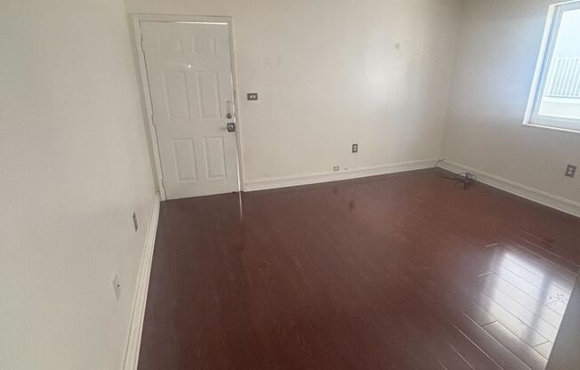 2 beds, 1 bath, 750 sqft, $2,050, Unit #4