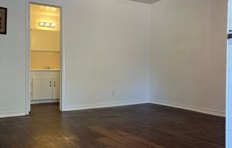 Studio, 1 bath, $800, Unit 5110 - A.