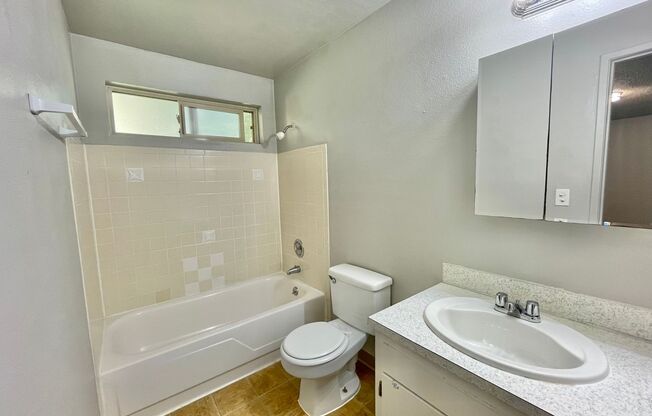 1 bed, 1 bath, 525 sqft, $1,395, Unit 38