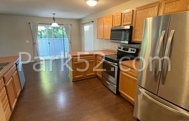 3 beds, 2.5 baths, $2,395