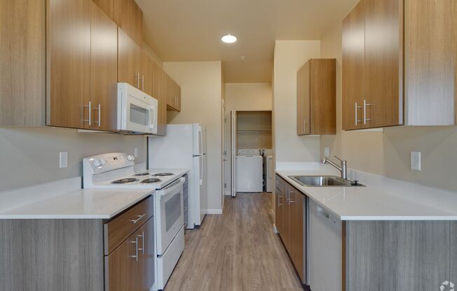 2 beds, 2 baths, 1,005 sqft, $1,725, Unit 192-312