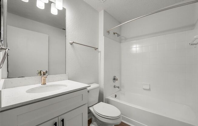 3 beds, 2 baths, 1,260 sqft, $1,513, Unit 3482-03