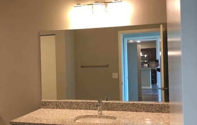 2 beds, 2 baths, 938 sqft, $1,950, Unit 204