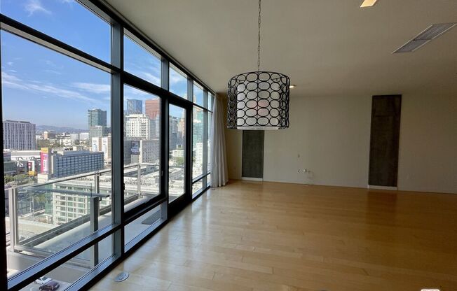 1 bed, 1 bath, 1,012 sqft, $3,350, Unit 1704