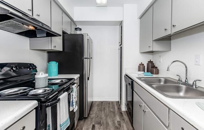 1 bed, 1 bath, 522 sqft, $769