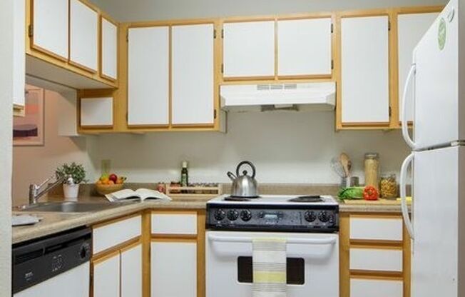 2 beds, 1 bath, 784 sqft, $1,525, Unit GHP420