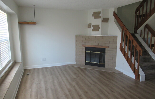3909 SMOKE TREE DR