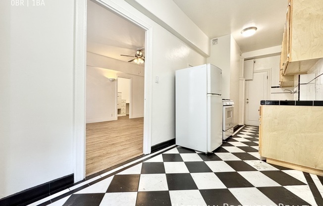 841 SERRANO AVE