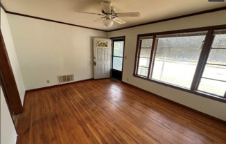 2 beds, 1 bath, $1,200