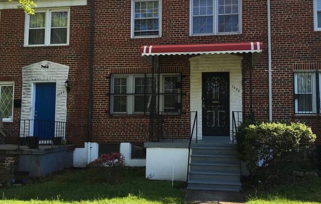 Inviting 3 Bedroom Townhome just off Perring Pkwy in Baltimore!