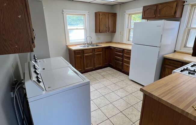 3 beds, 1 bath, $1,650