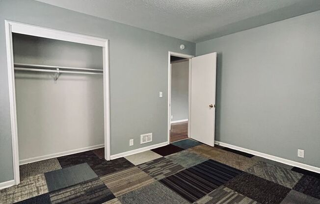 2 beds, 1 bath, $825, Unit 8121