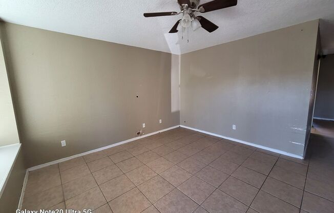 3 beds, 1 bath, $1,400