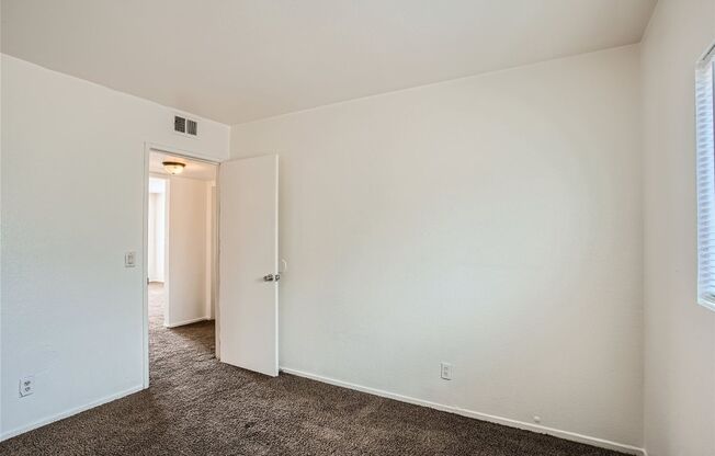 2 beds, 1 bath, $950