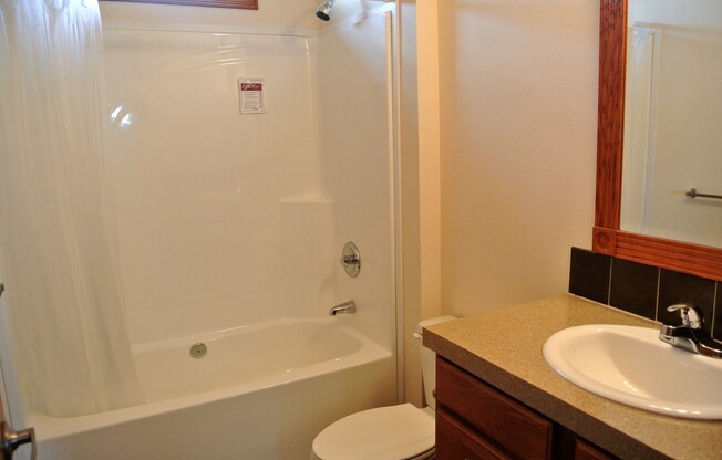 2 beds, 1 bath, $1,395