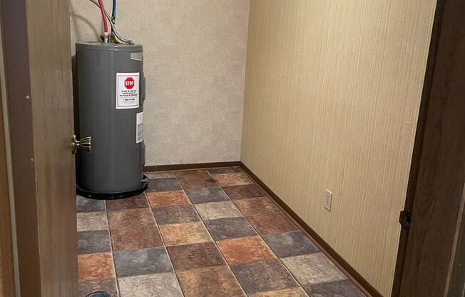 1 bed, 1 bath, $995, Unit 602