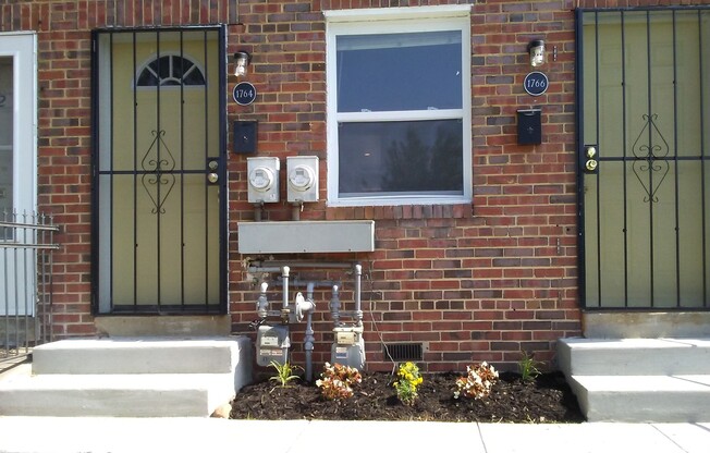 Capitol Hill/ H street - Renovated 1 bedroom apartment w/parking