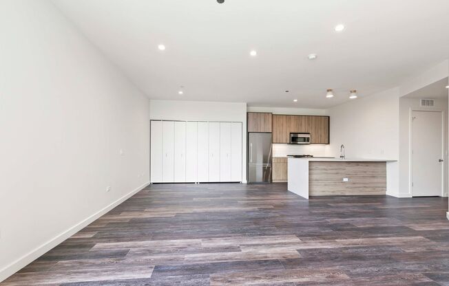 Studio, 1 bath, 681 sqft, $2,365, Unit 512