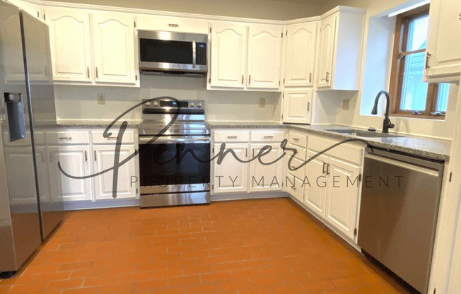 625 SAINT ANDREWS CIR