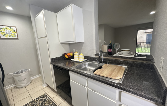 3 beds, 2 baths, 1,096 sqft, $1,399