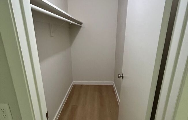 2 beds, 1 bath, 856 sqft, $1,499, Unit WIL-201