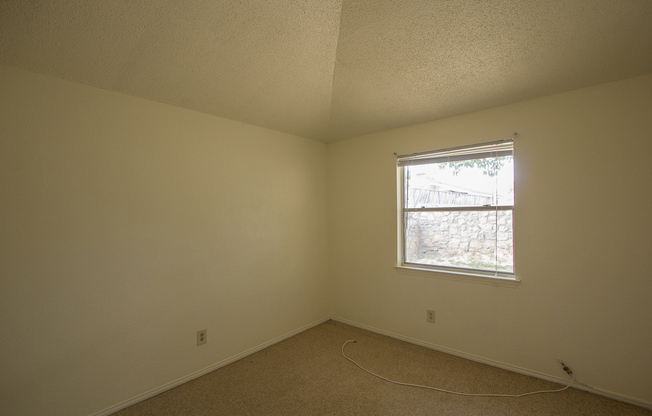 2 beds, 1 bath, $1,150