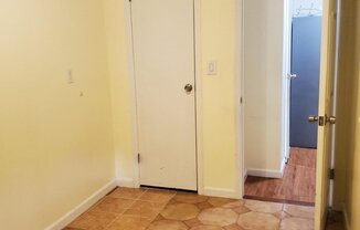 2 beds, 1 bath, $2,200