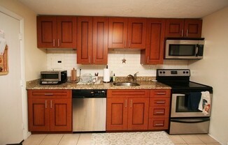 2 beds, 1 bath, 890 sqft, $3,100, Unit 14