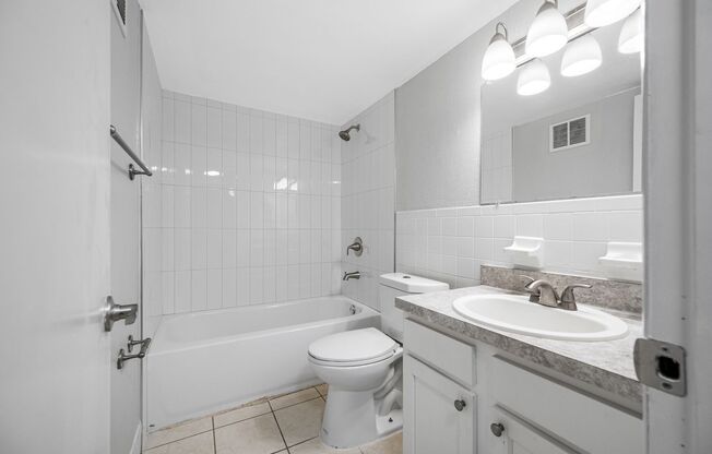 2 beds, 1 bath, 850 sqft, $1,500, Unit C212