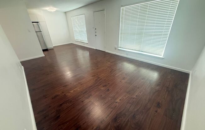 2 beds, 1 bath, 954 sqft, $1,654, Unit RRO-111