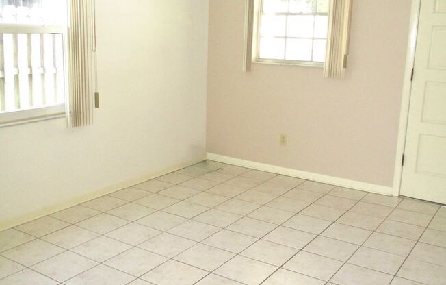 Spacious 2BR/2BA Townhouse – 1,550 Sq. Ft. – Ormond Beach