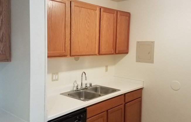 2 beds, 1 bath, 840 sqft, $925, Unit 102