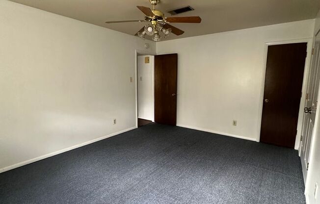 2 beds, 1.5 baths, 1,100 sqft, $750, Unit Unit 4