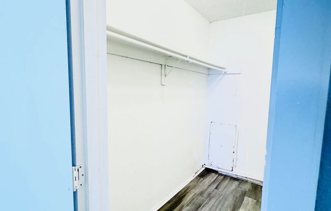 2 beds, 1.5 baths, 859 sqft, $900, Unit 02F