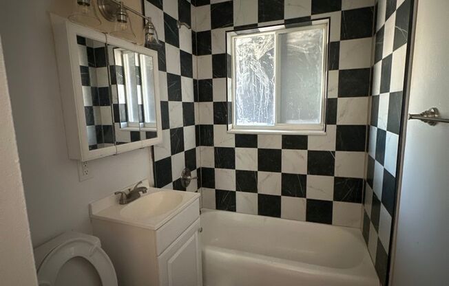 1 bed, 1 bath, 642 sqft, $1,125, Unit 1001-10