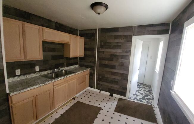 2 beds, 1 bath, $850