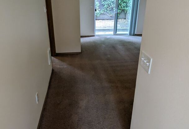 1 bed, 1 bath, 650 sqft, $1,325, Unit 05